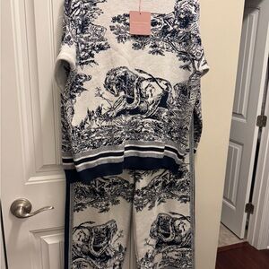 Victoria Polene 2 piece pants set. Made in Italy ptp 21" Waist is 16". Not sized